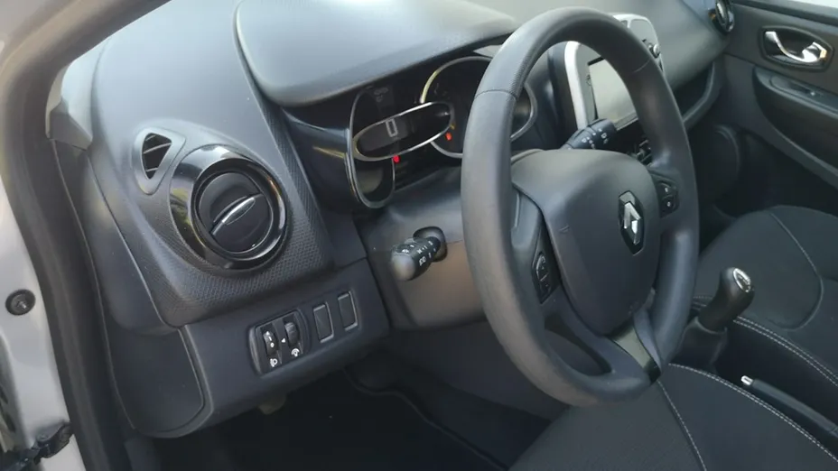 RENAULT Clio -
