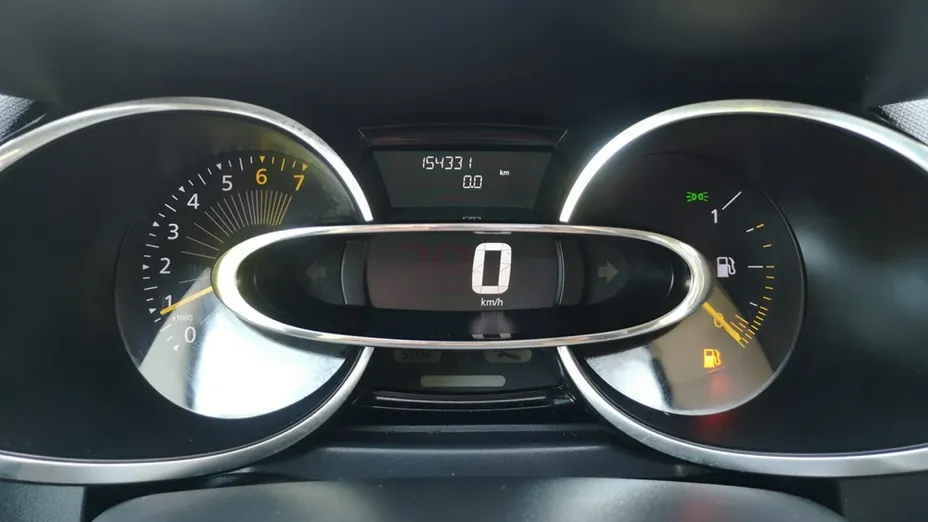 RENAULT Clio -