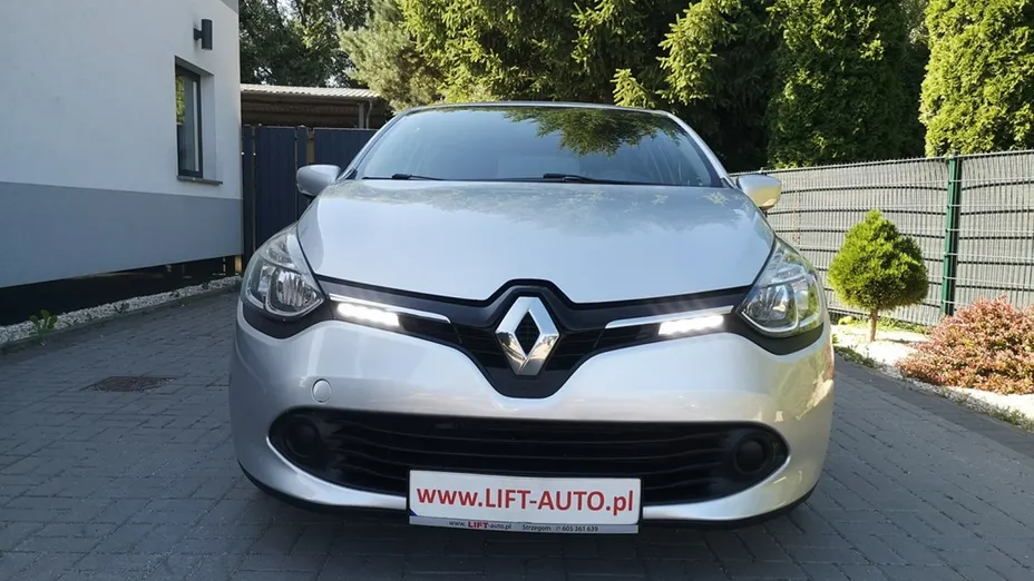 RENAULT Clio -
