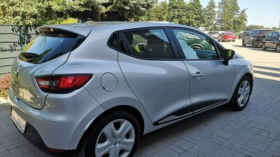 RENAULT Clio -