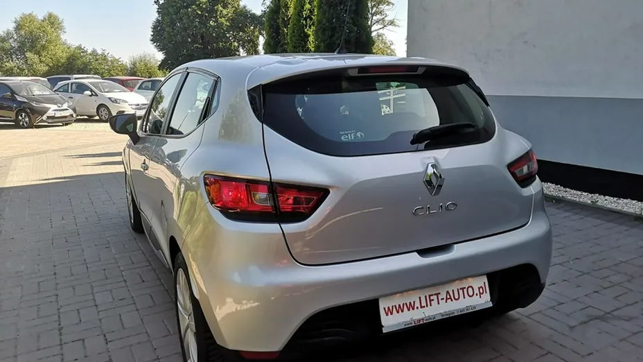 RENAULT Clio -