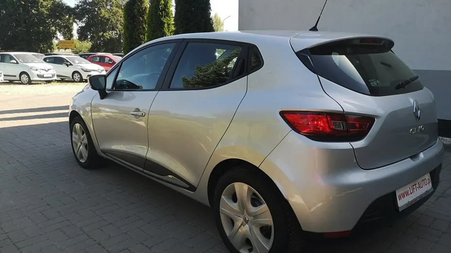 RENAULT Clio -