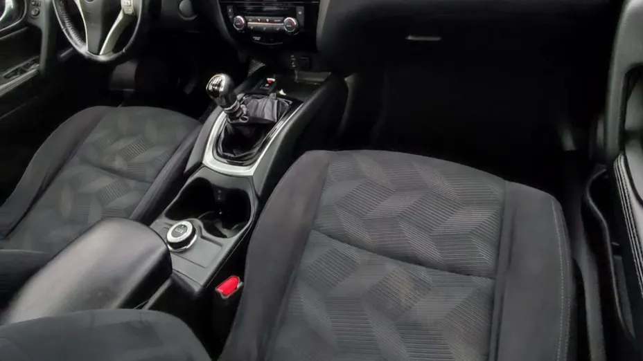 NISSAN X-Trail -