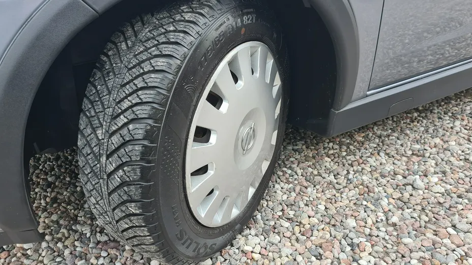 OPEL Corsa -