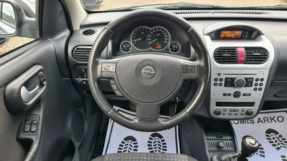 OPEL Corsa -