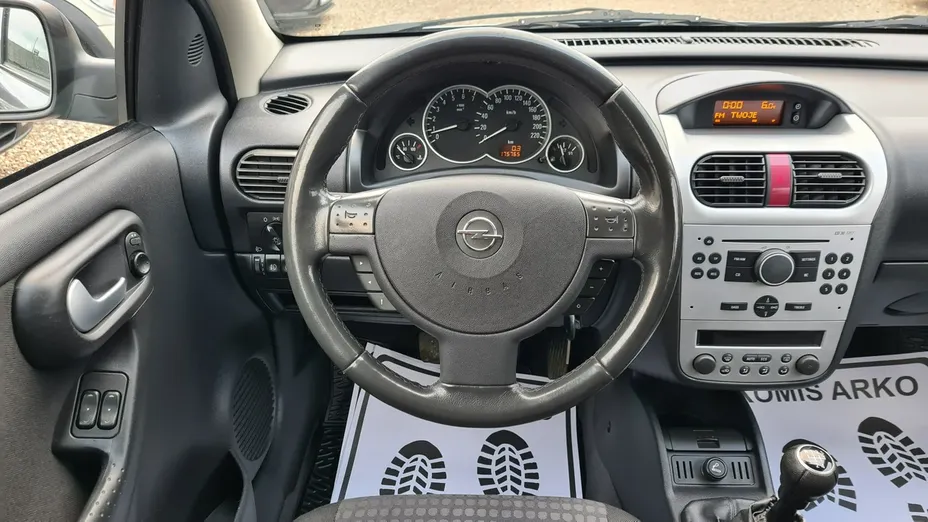 OPEL Corsa -