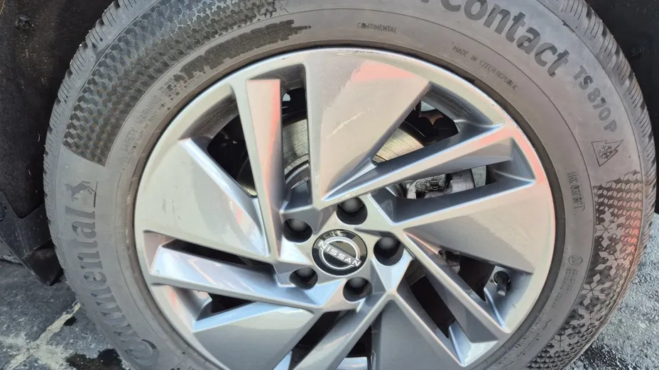 NISSAN Qashqai -
