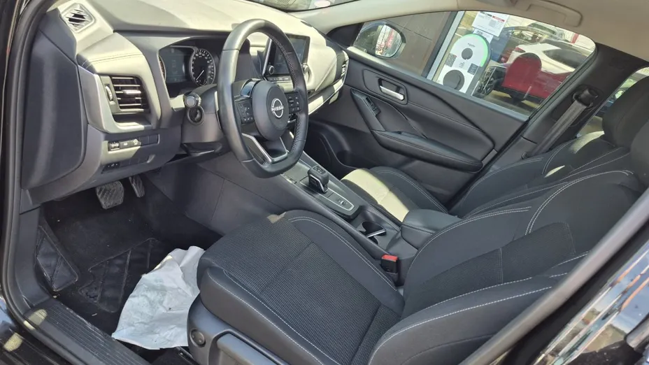 NISSAN Qashqai -