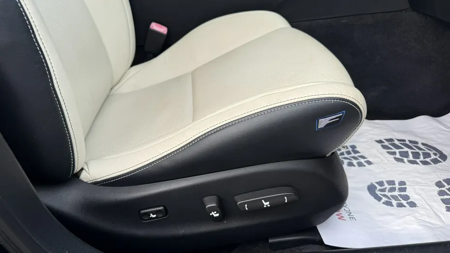 LEXUS IS -