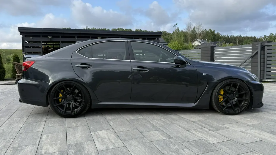 LEXUS IS -