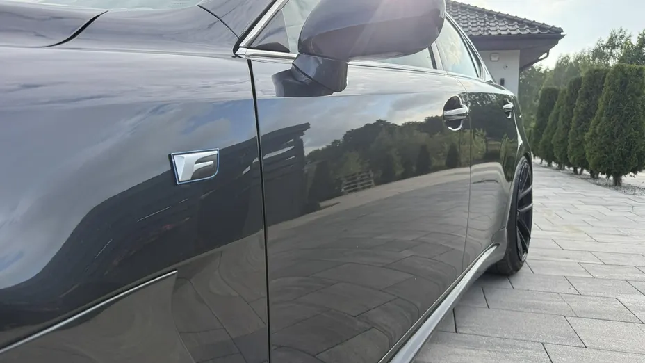 LEXUS IS -