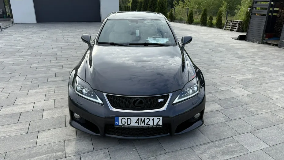 LEXUS IS -
