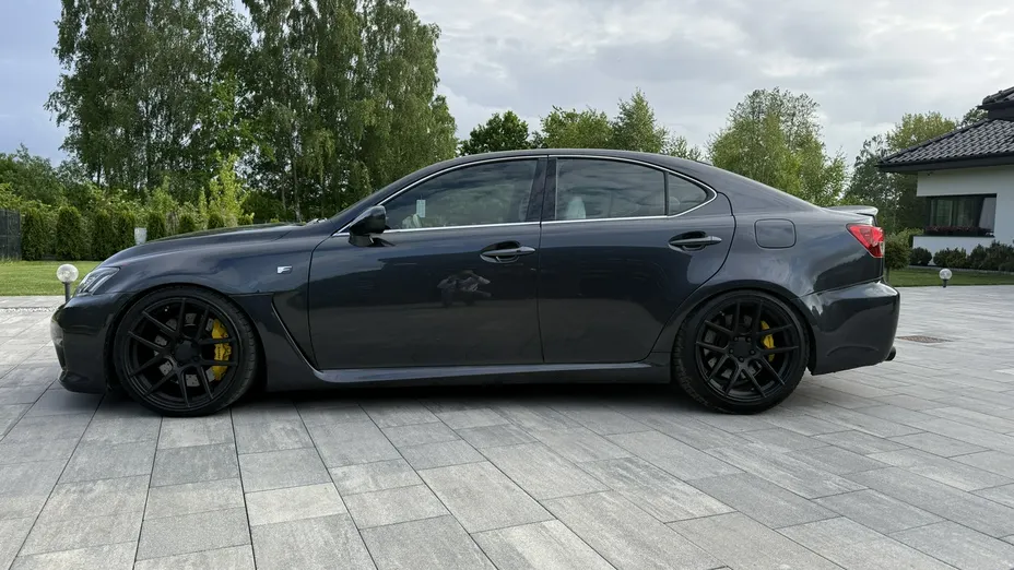 LEXUS IS -