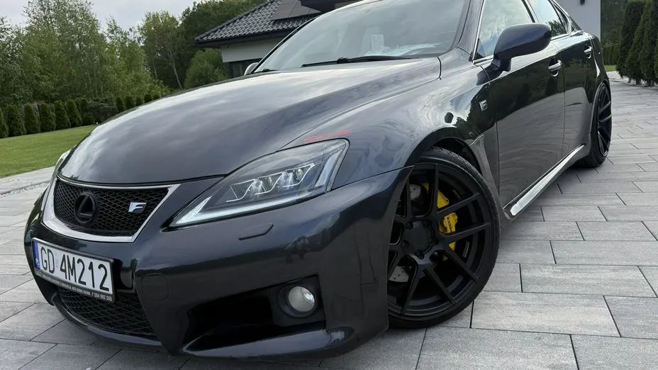 LEXUS IS -