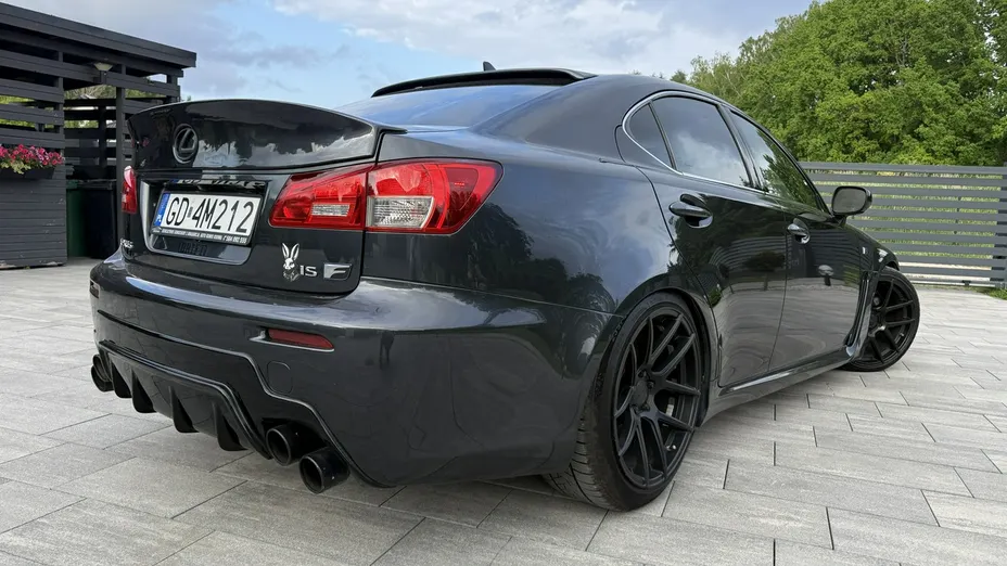 LEXUS IS -