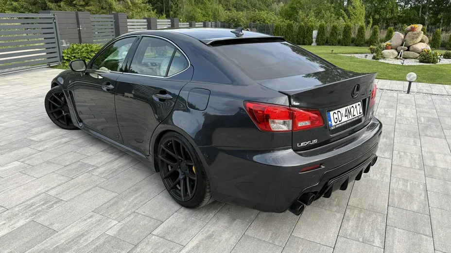 LEXUS IS -