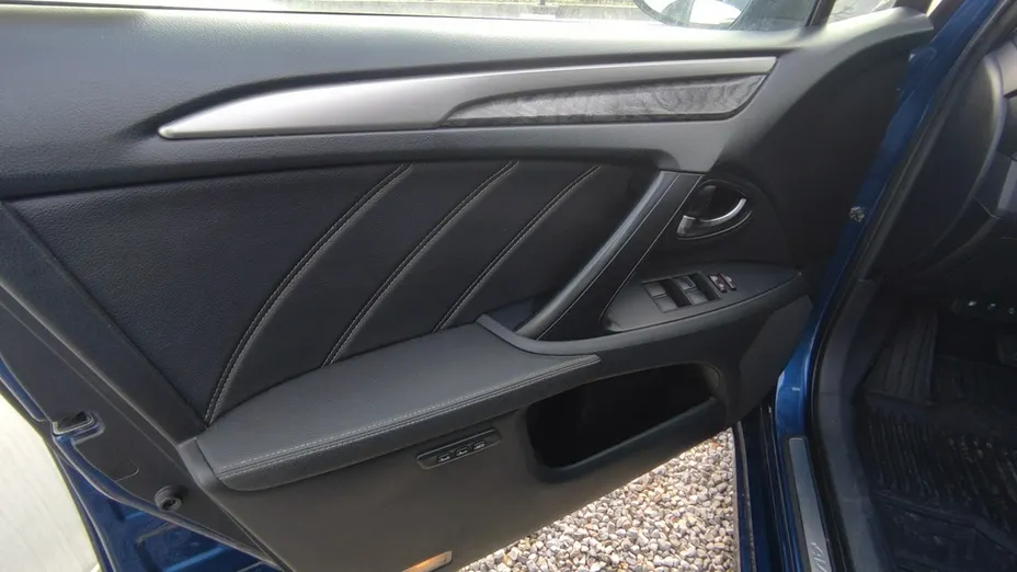 TOYOTA Avensis -