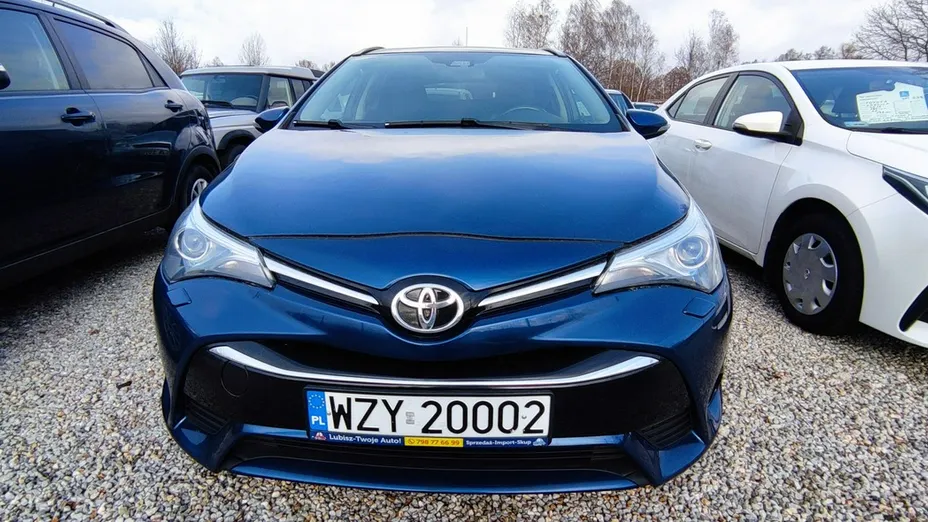 TOYOTA Avensis -