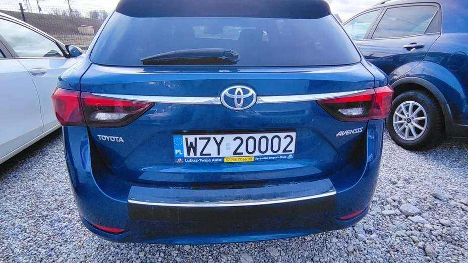 TOYOTA Avensis -