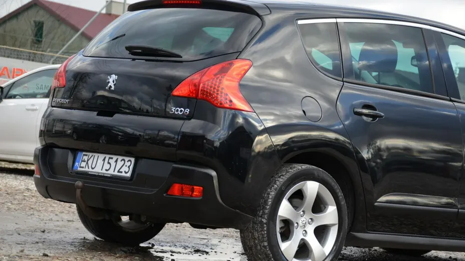 PEUGEOT 3008 -