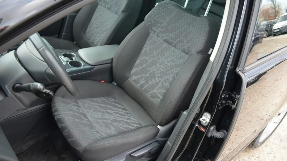 PEUGEOT 3008 -