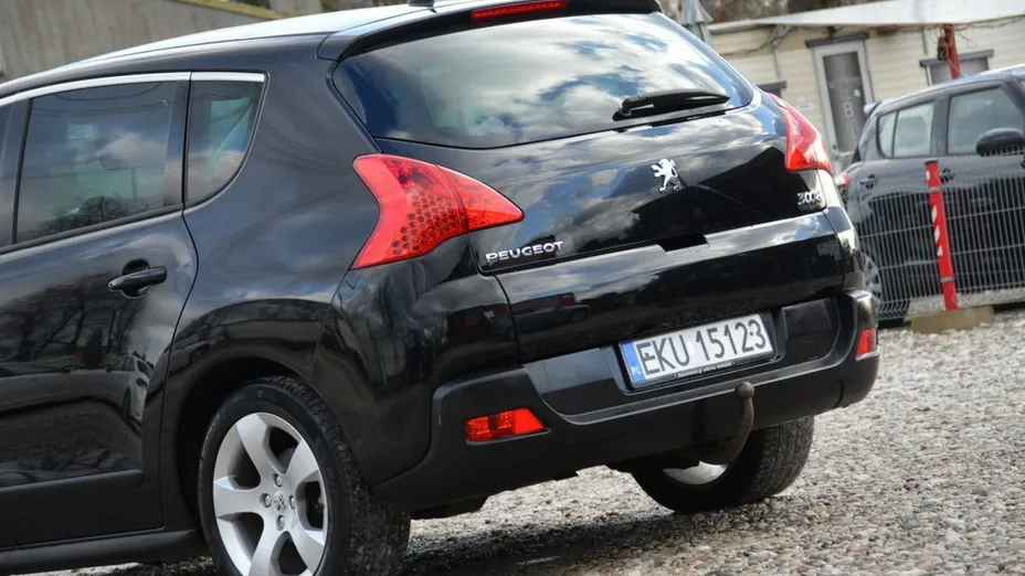 PEUGEOT 3008 -