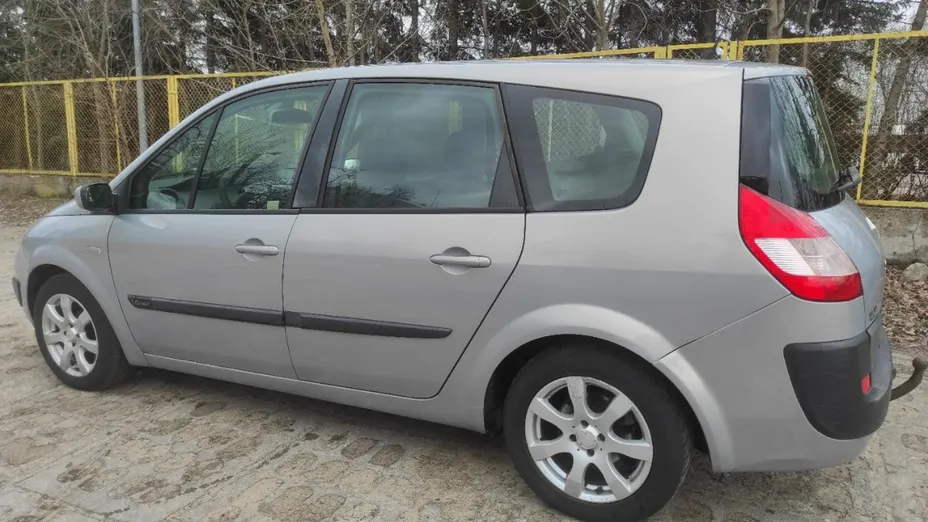 RENAULT Grand Scenic -