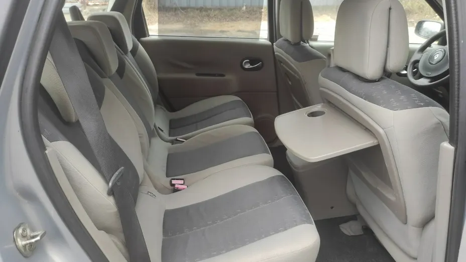 RENAULT Grand Scenic -