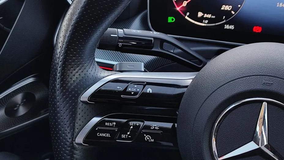 MERCEDES-BENZ C Klasa C 200 mHEV 4-Matic AMG