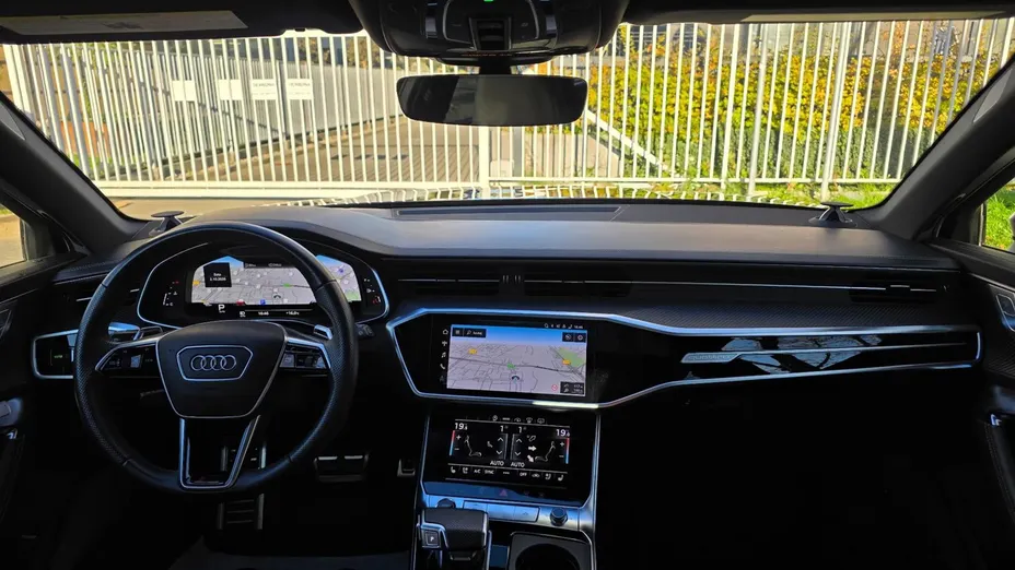 AUDI RS6 -