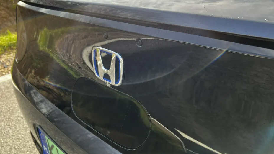 HONDA e -
