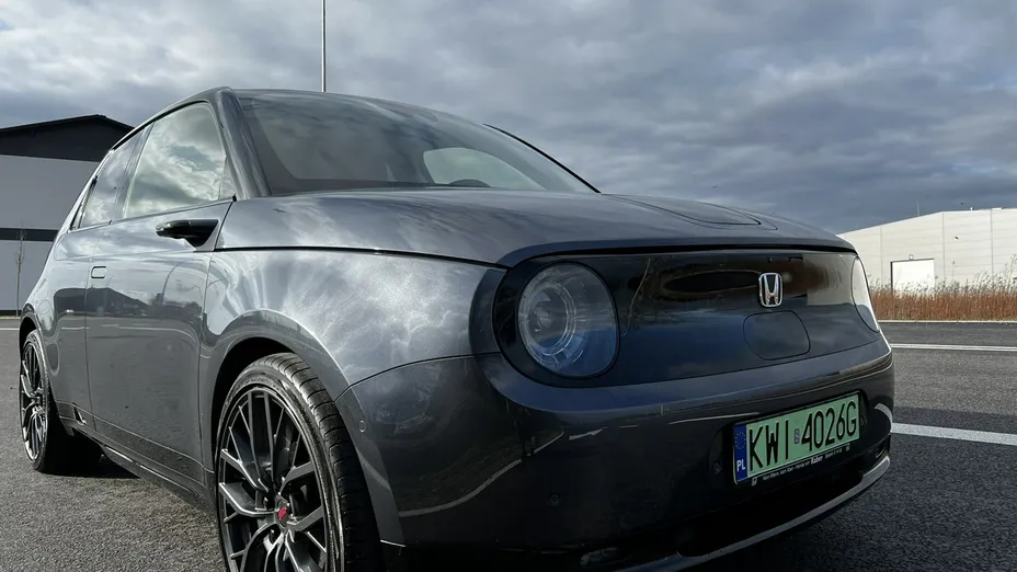 HONDA e -