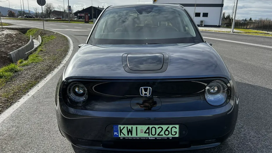 HONDA e -