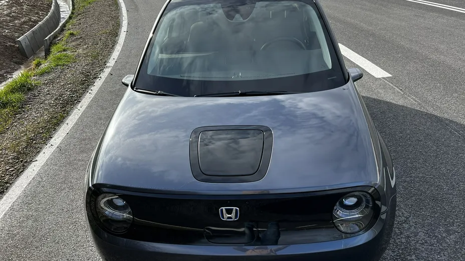 HONDA e -