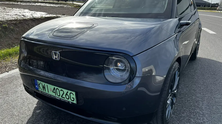 HONDA e -