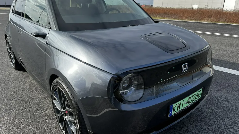 HONDA e -