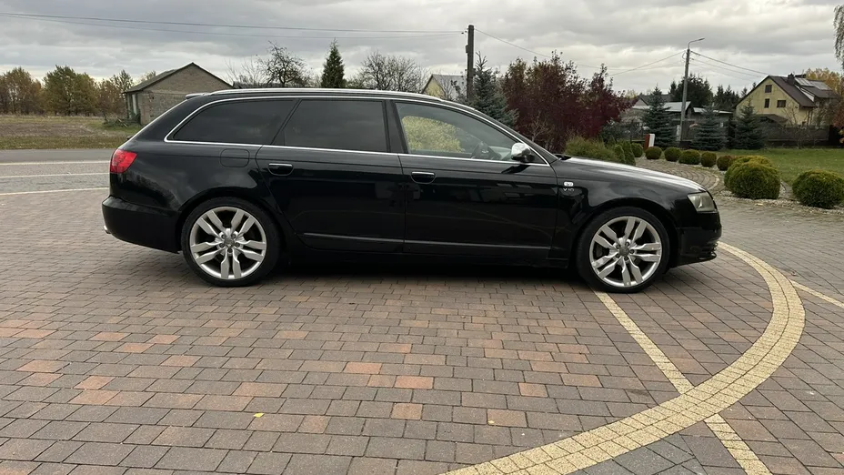 AUDI S6 Avant -
