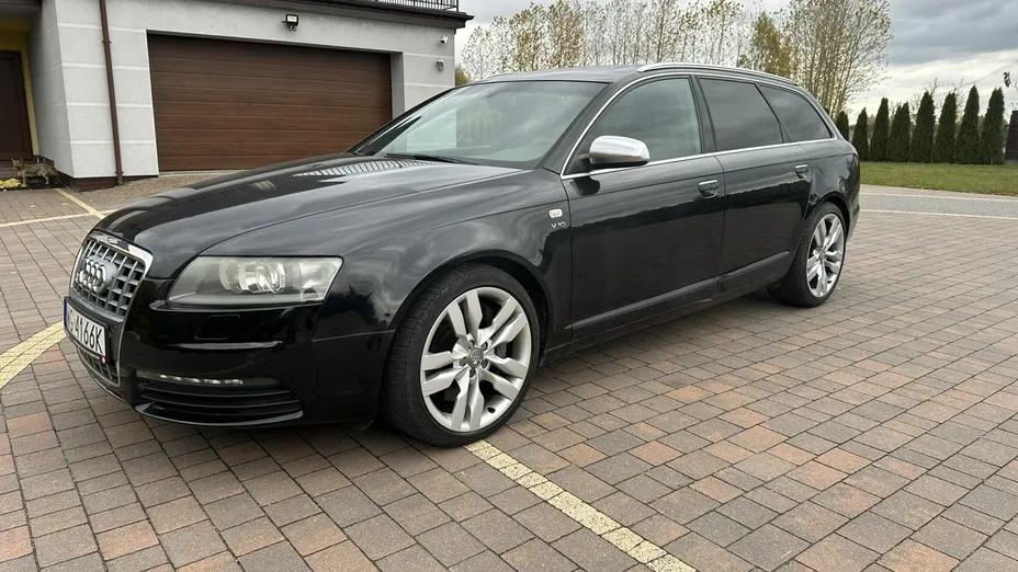 AUDI S6 Avant -
