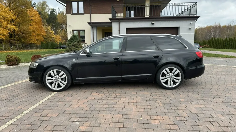 AUDI S6 Avant -