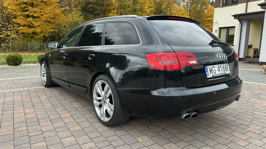 AUDI S6 Avant -