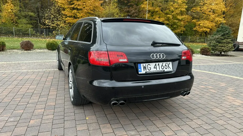 AUDI S6 Avant -
