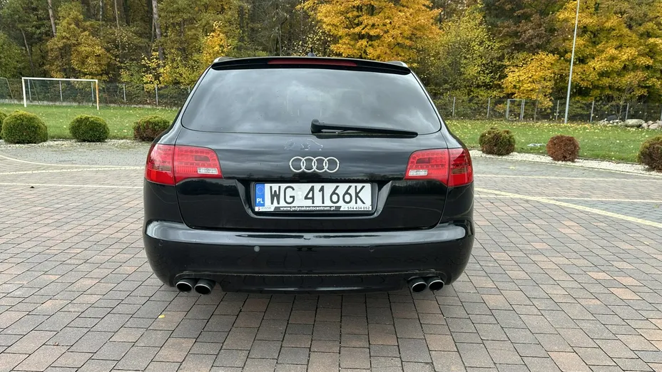 AUDI S6 Avant -