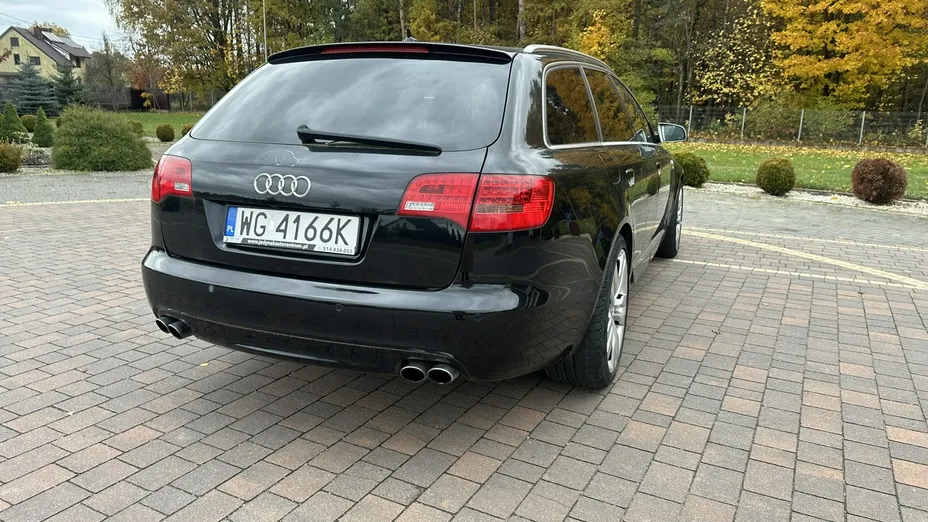 AUDI S6 Avant -