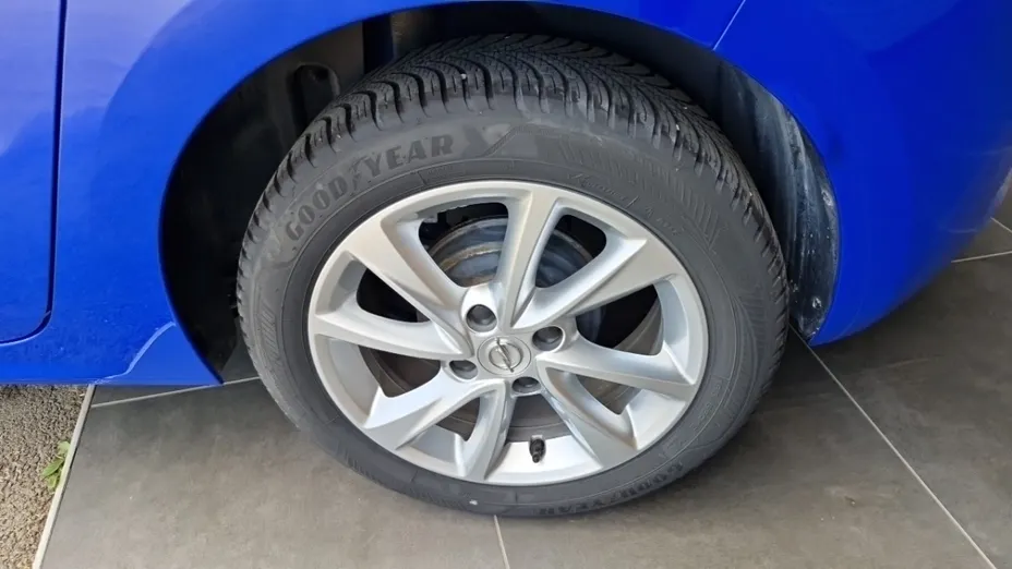 OPEL Corsa -