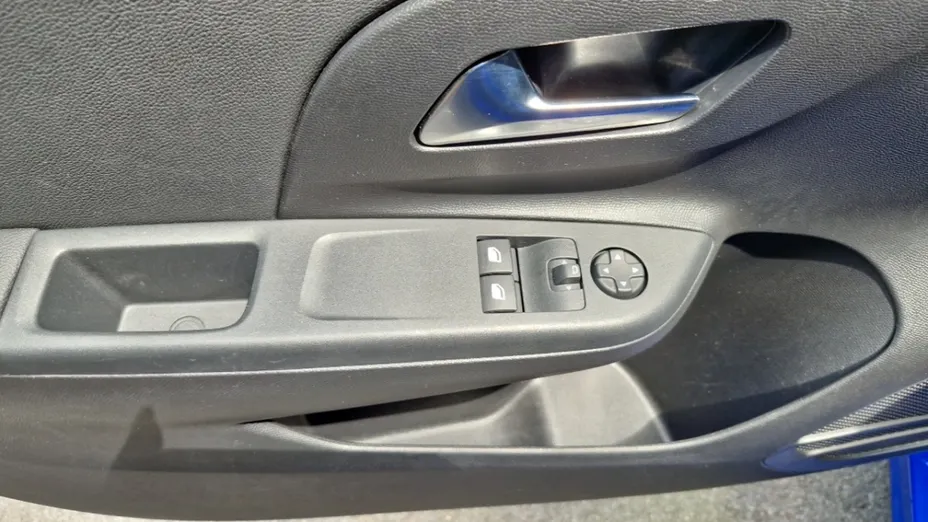 OPEL Corsa -