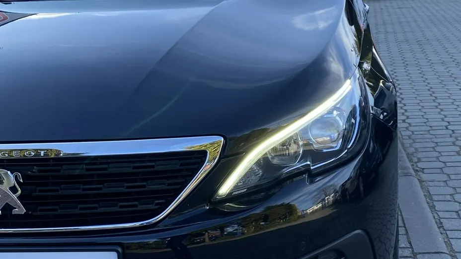 PEUGEOT 308 -
