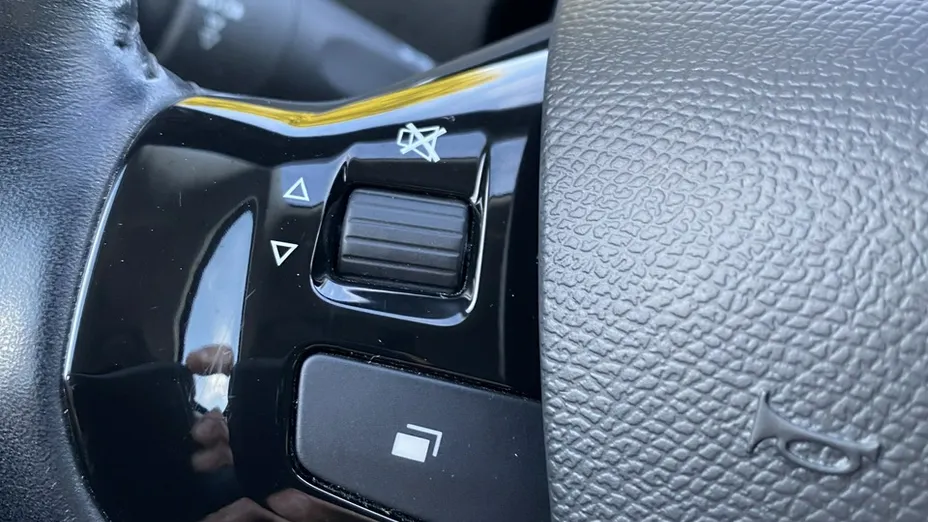 PEUGEOT 308 -