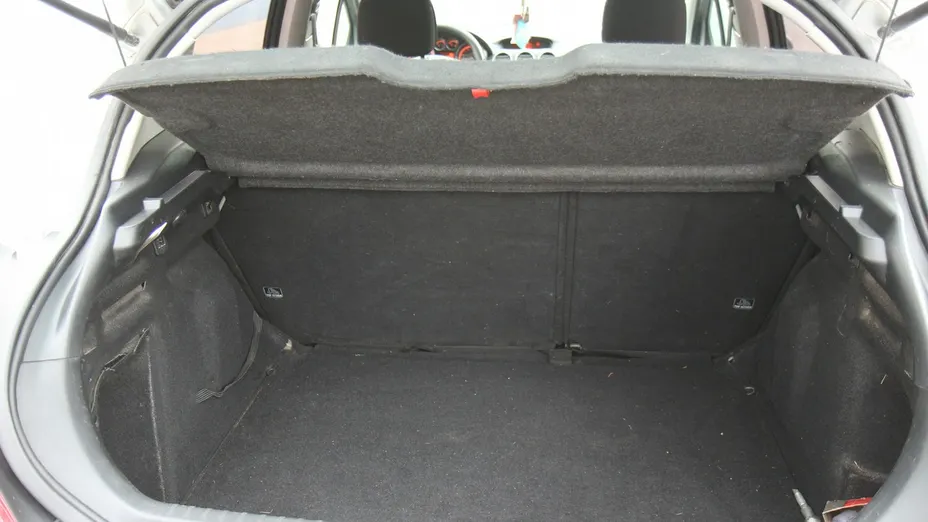 PEUGEOT 308 -