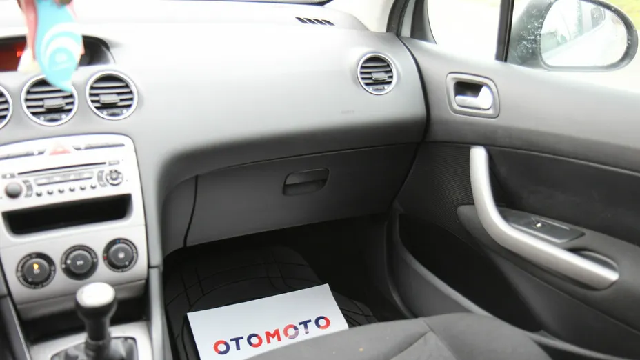PEUGEOT 308 -