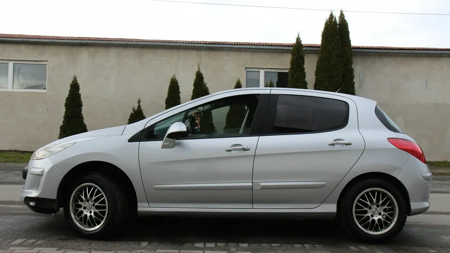 PEUGEOT 308 -